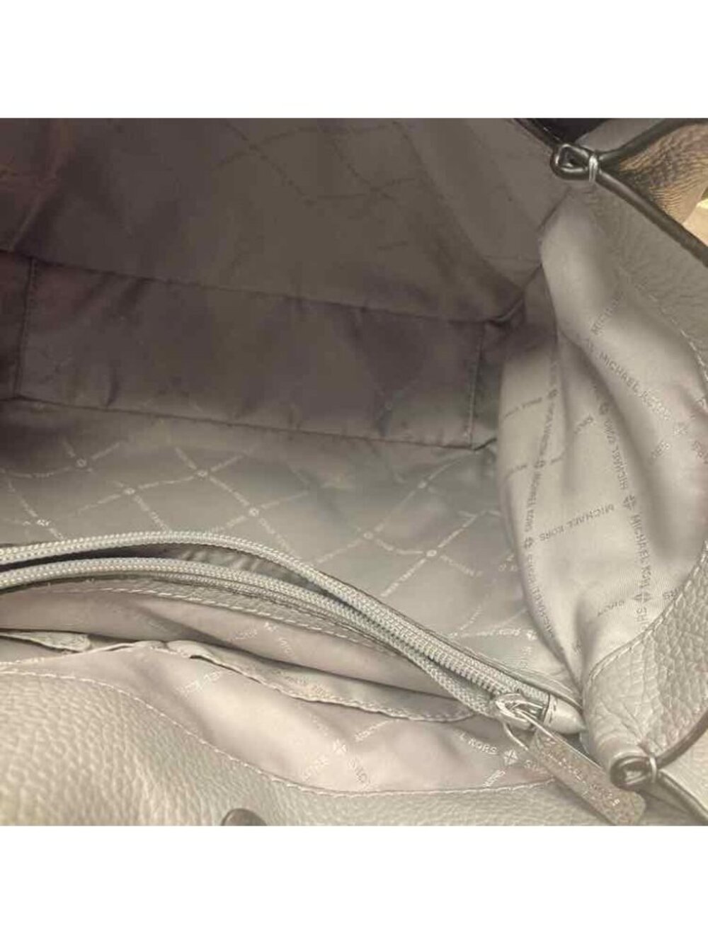 MICHAEL KORS Gray Pebbled Leather Purse w/Chain & Leather Shoulder Handles - Picture 4 of 4